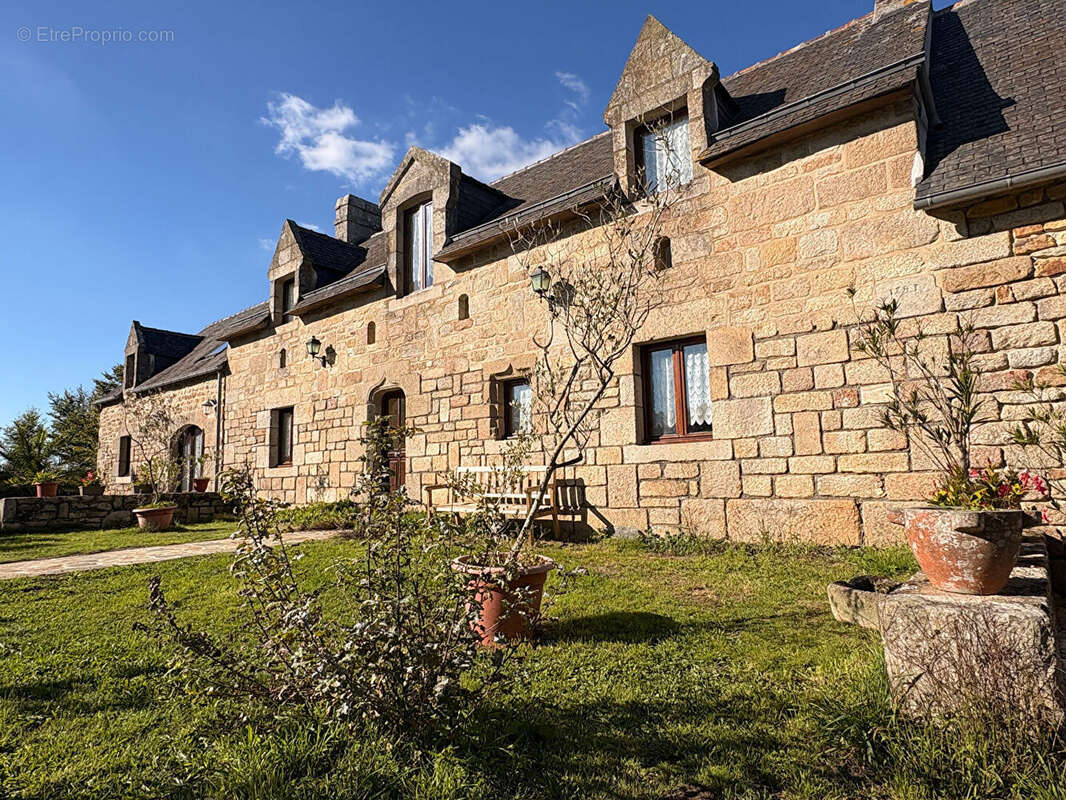 Maison à COMBRIT