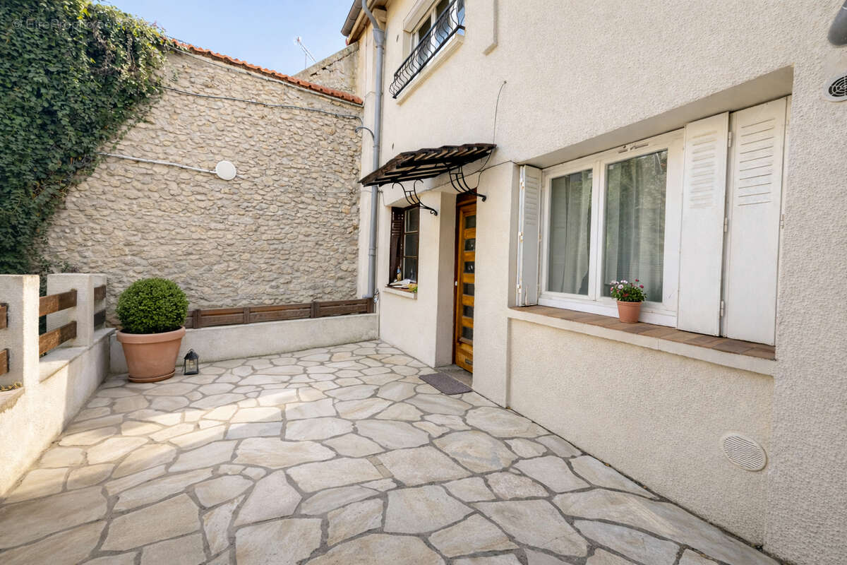 Appartement à LINAS