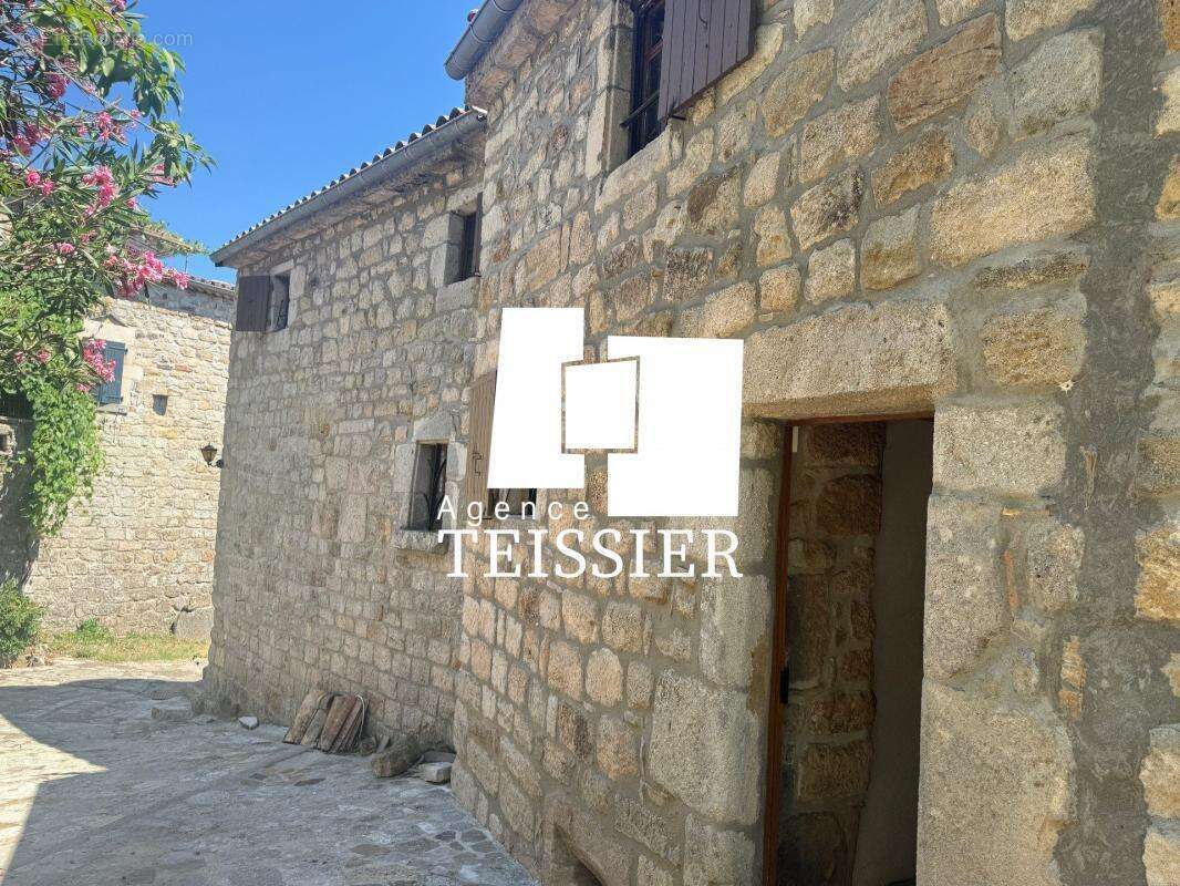 Maison à LES ASSIONS