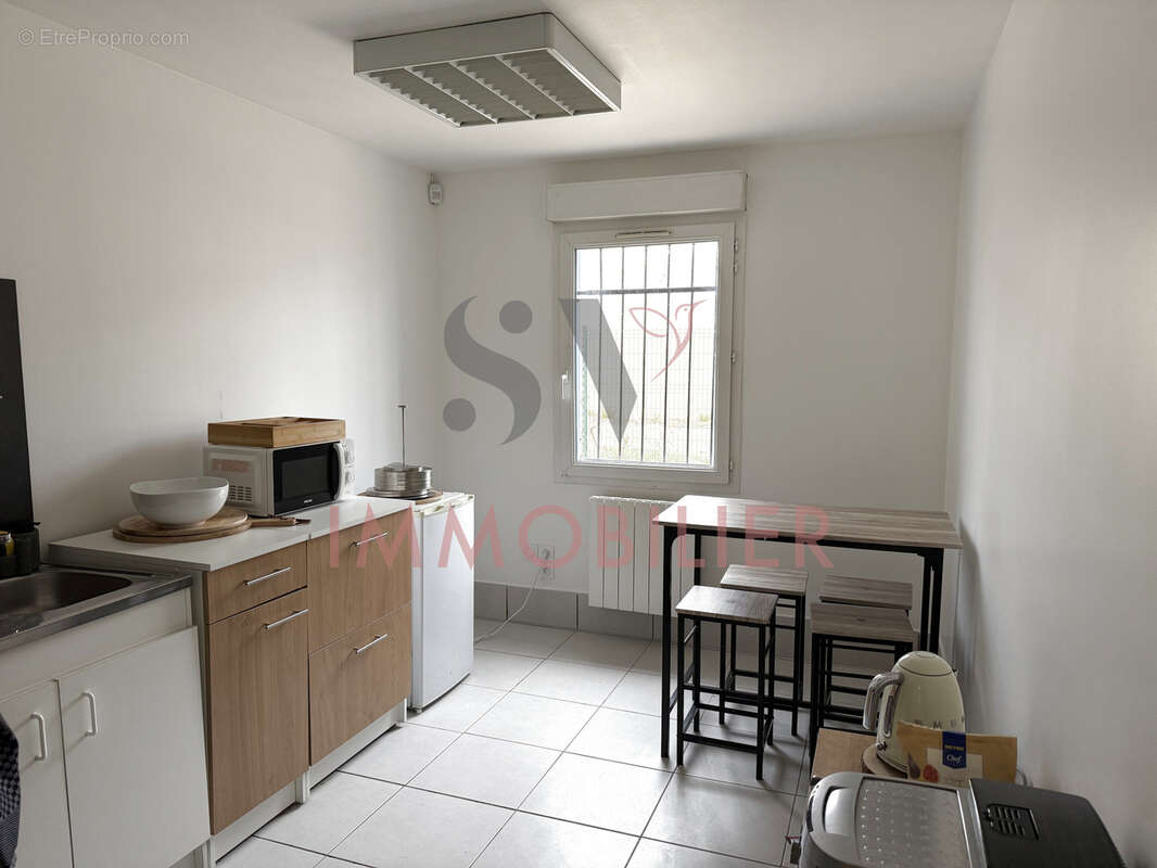 Commerce à CHATEAUNEUF-SUR-ISERE