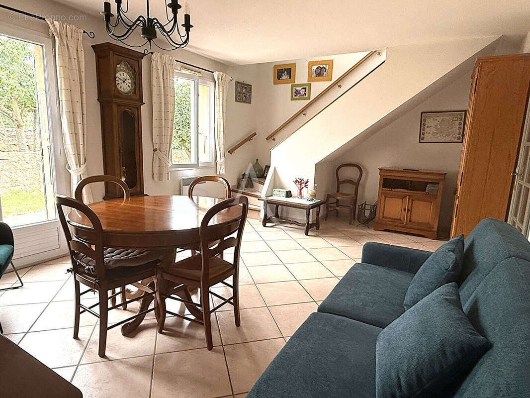 Maison à LA CRAU