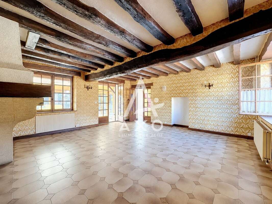 Maison familiale avec garage et dépendance - photo 5