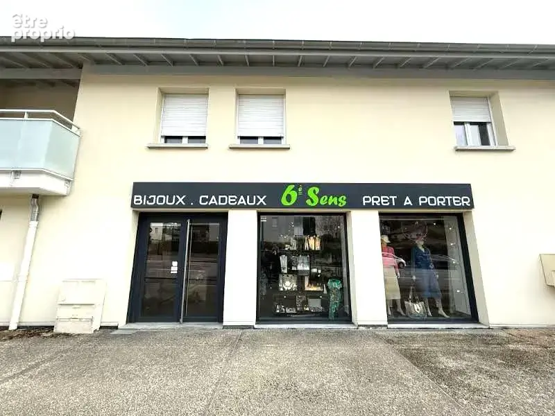 Commerce 60 m² à vendre à Saint-Ismier (38330) - photo 2