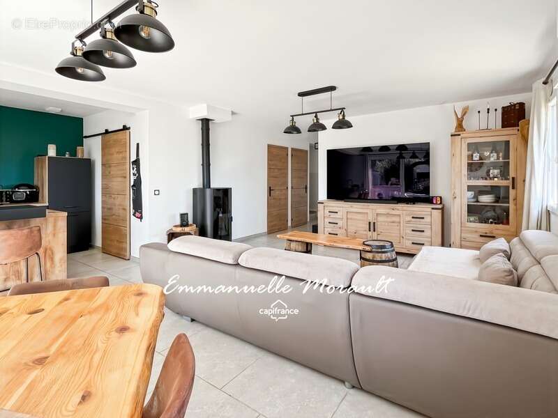 Maison à BAGNOLS-EN-FORET