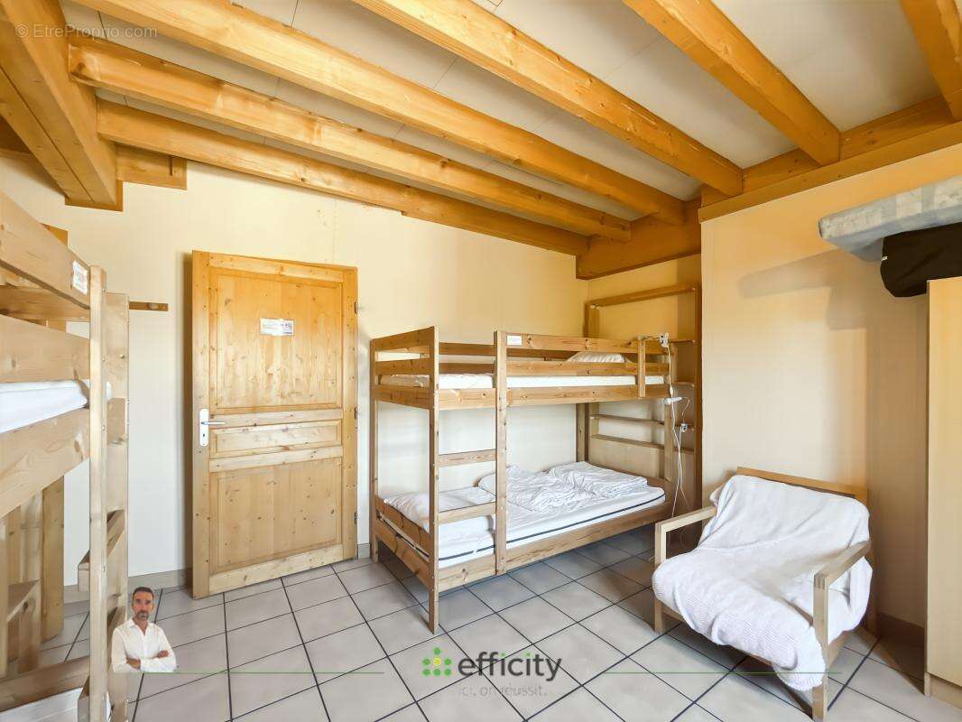 Maison 214 m² à Besse-Et-Saint-Anastaise  - photo 4