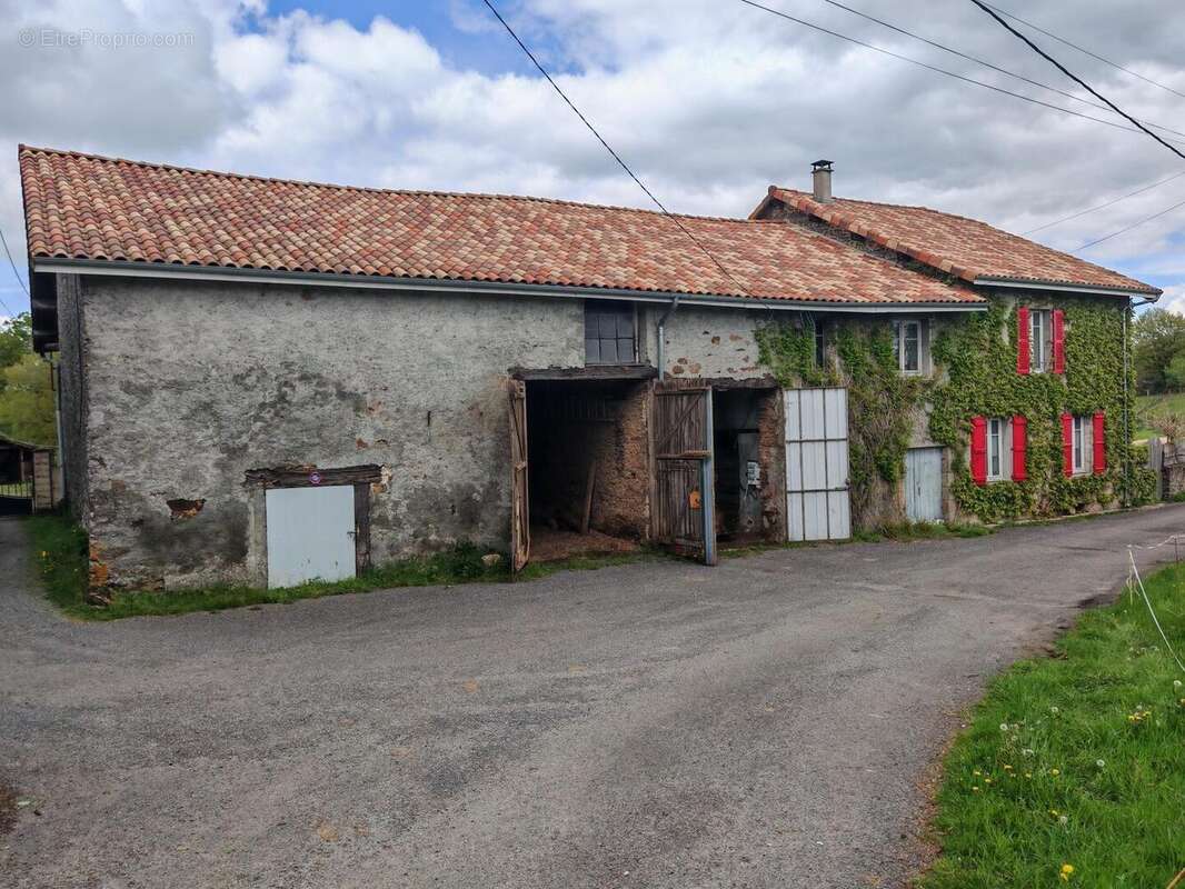 Granges - Maison à LA COQUILLE