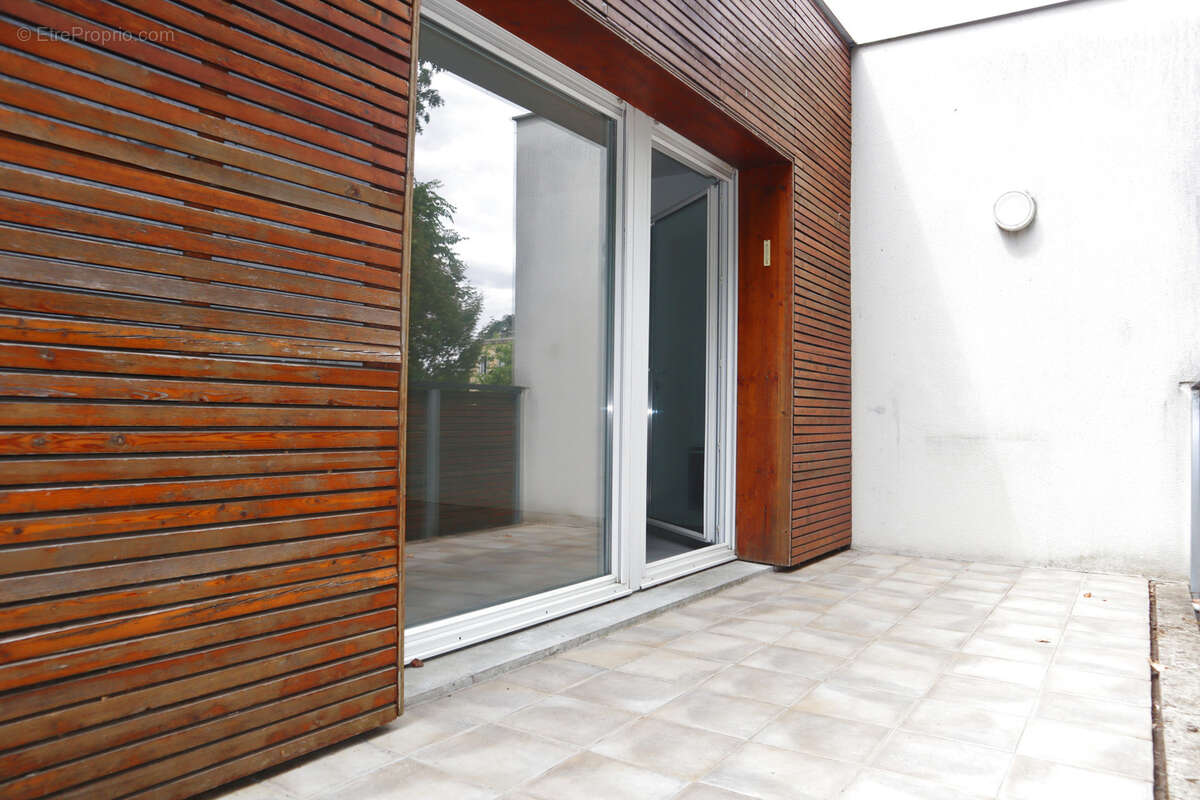 MERIGNAC ARLAC - Superbe T3 (63m2) ouvrant sur Parc Tenet avec belle Loggia + 1 Garage et 1 Parking - photo 2