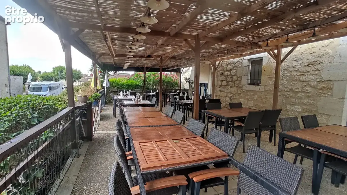 Restaurant, Gites, épicerie à la vente sur le chemin de Compostelle - photo 2
