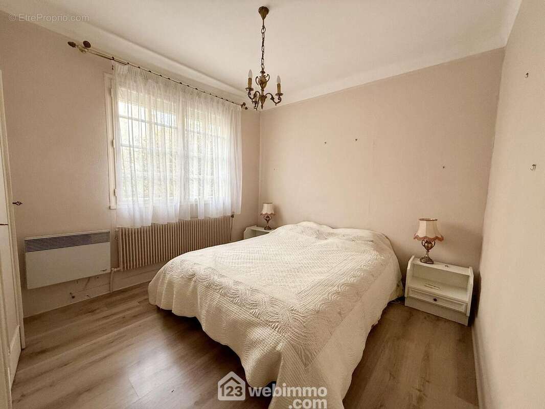 Maison à SAINTE-GENEVIEVE-DES-BOIS