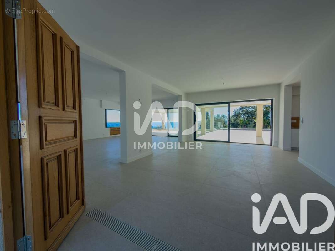Maison 416 m² à Sainte-Maxime  - photo 9