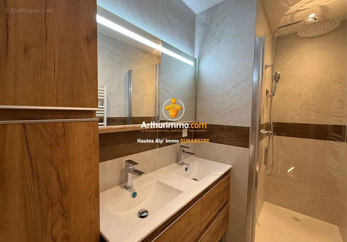 Appartement à EYGLIERS