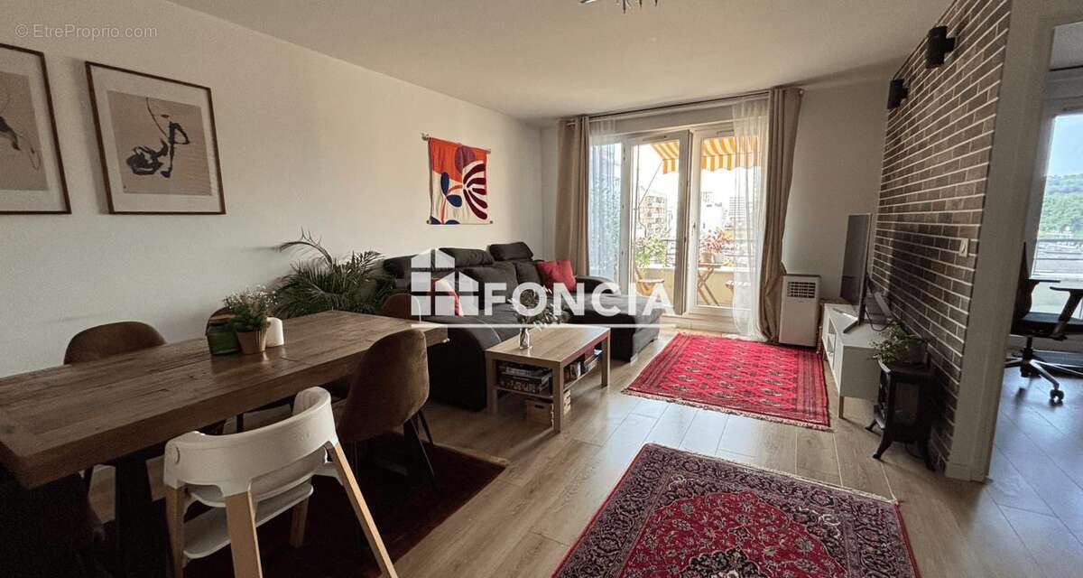 Appartement à SAINT-GRATIEN