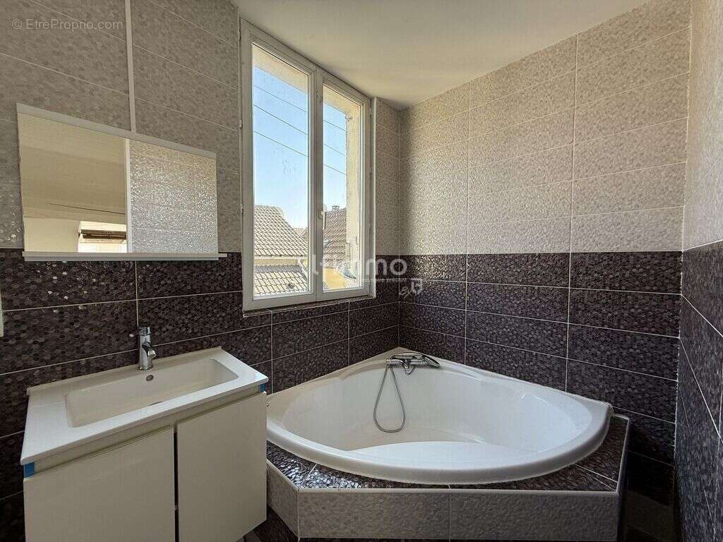 Maison à CLAYE-SOUILLY