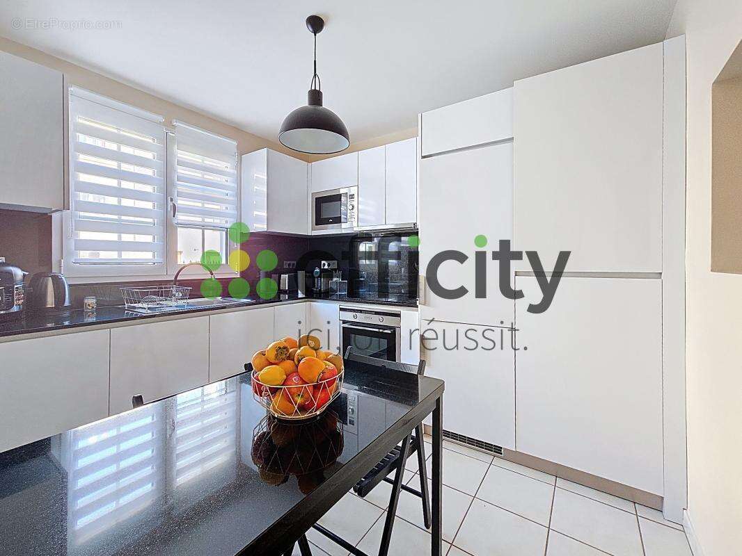 Maison à LA QUEUE-EN-BRIE