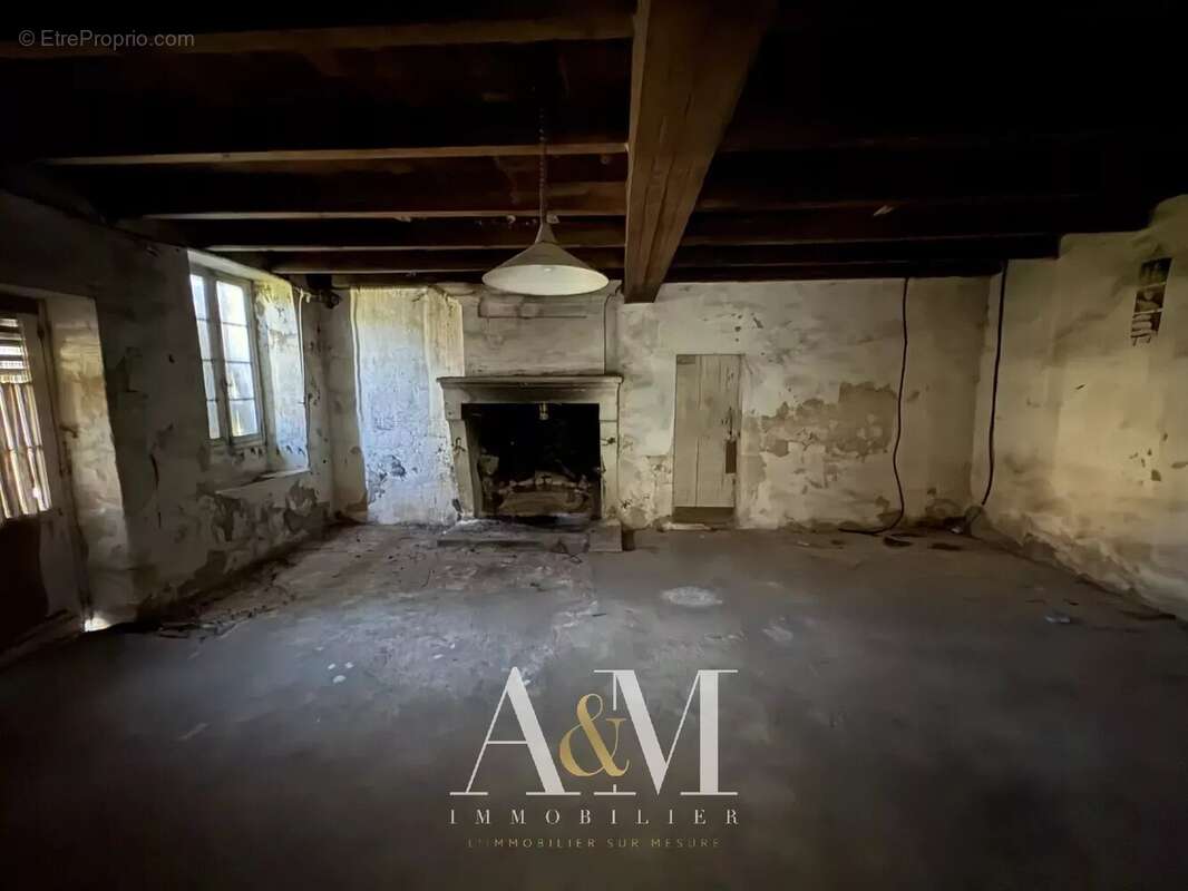 Maison à ROULLET-SAINT-ESTEPHE