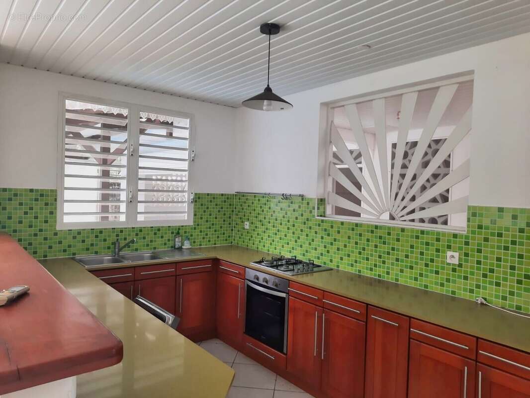 PHOTO-2025-12-12-16-23-26_lzn - Maison à REMIRE-MONTJOLY