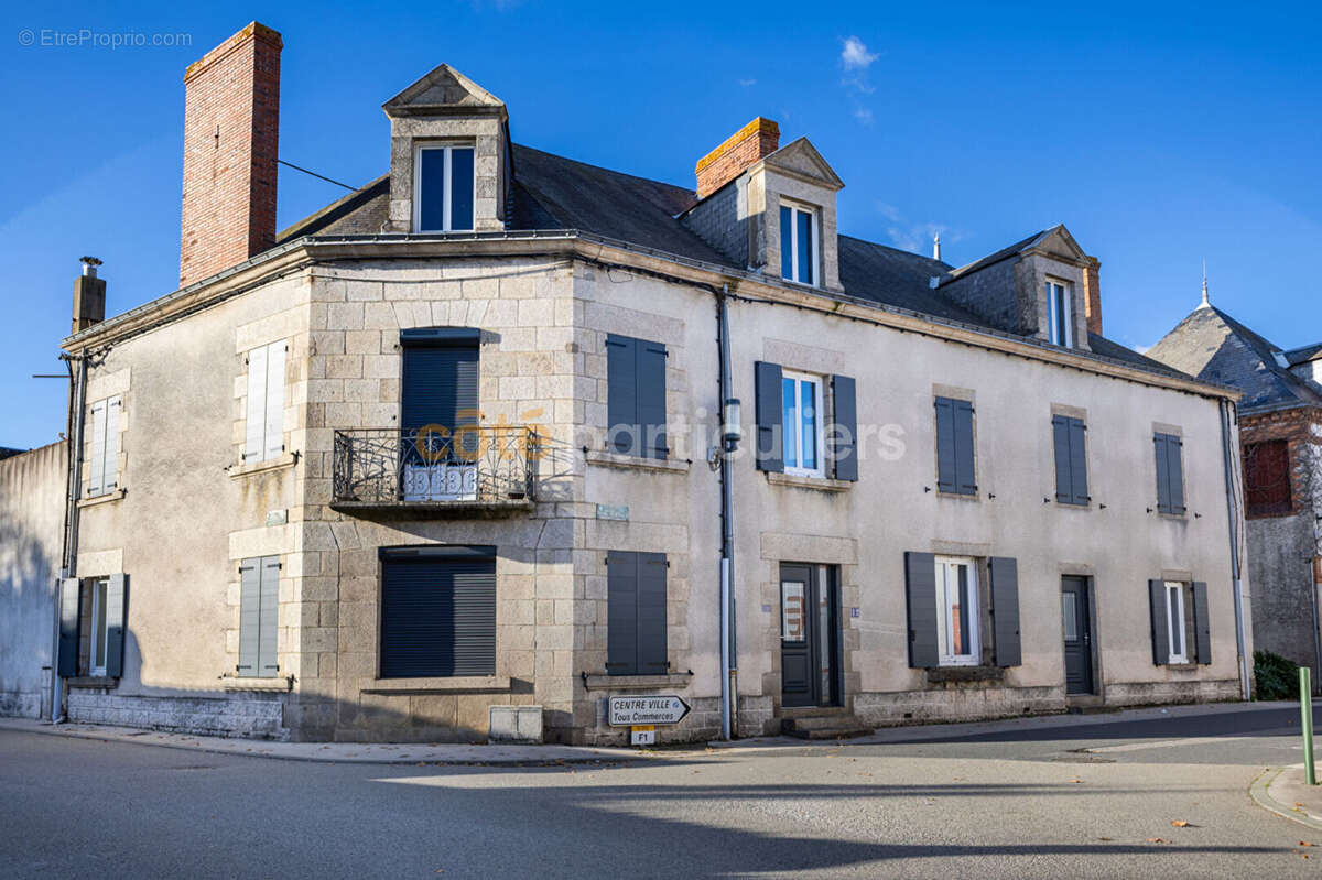 Maison à VIEILLEVIGNE