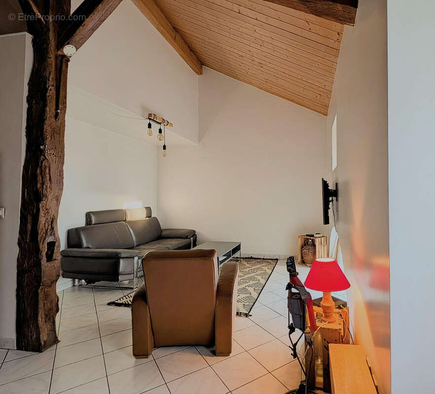 Appartement à CESSY