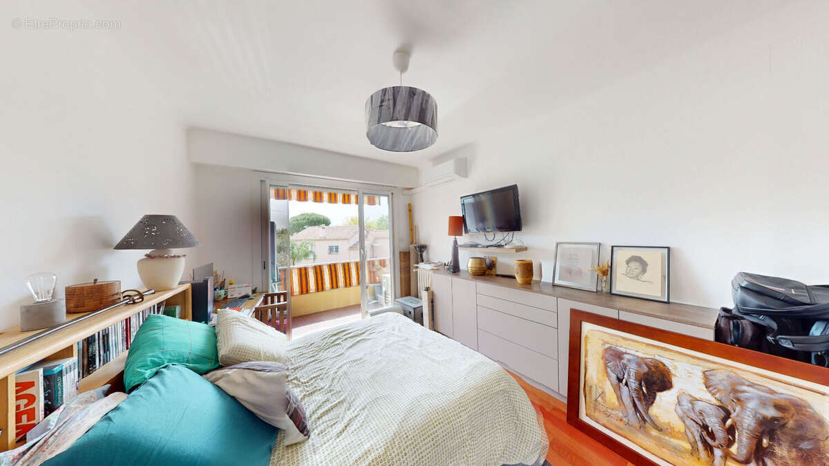 Appartement à VILLENEUVE-LOUBET