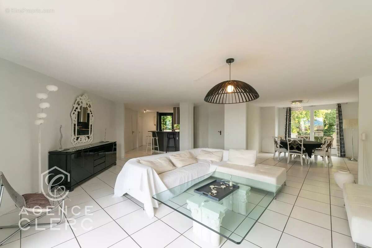 Appartement à VEYRIER-DU-LAC