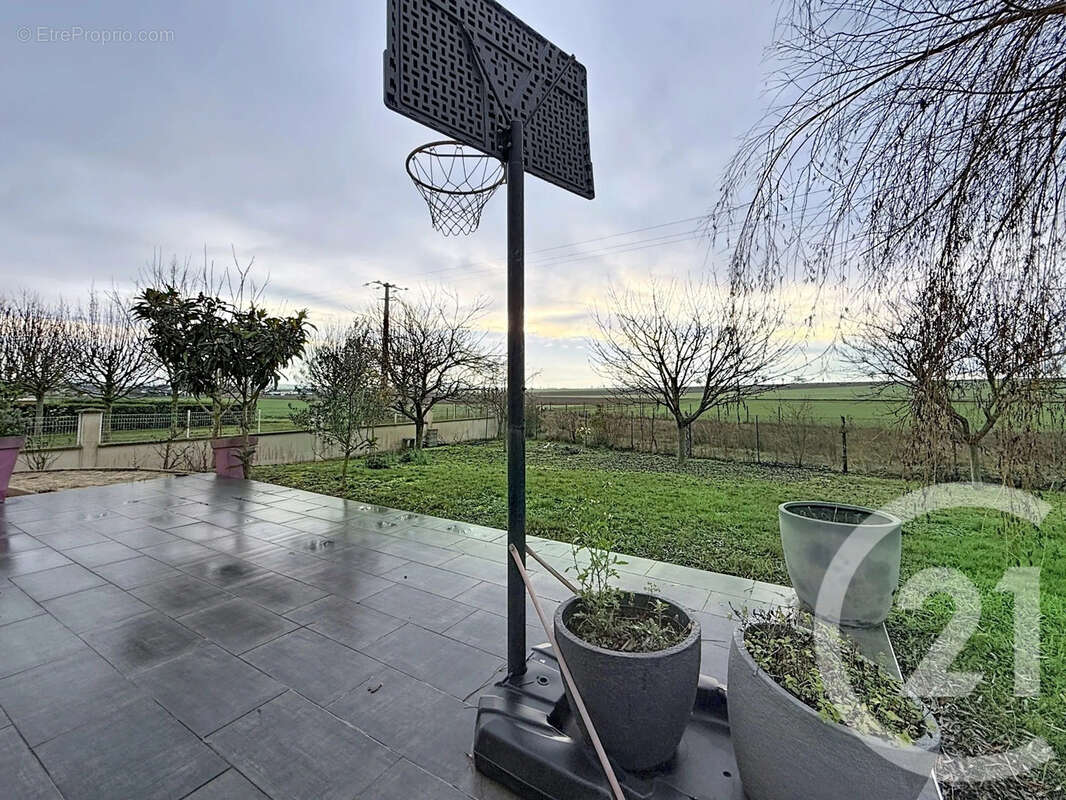 Maison à VILLECHETIF