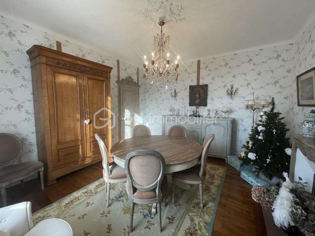 Maison à COMMEQUIERS