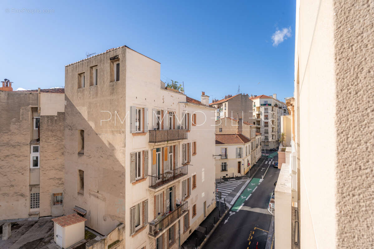 Appartement à MARSEILLE-5E