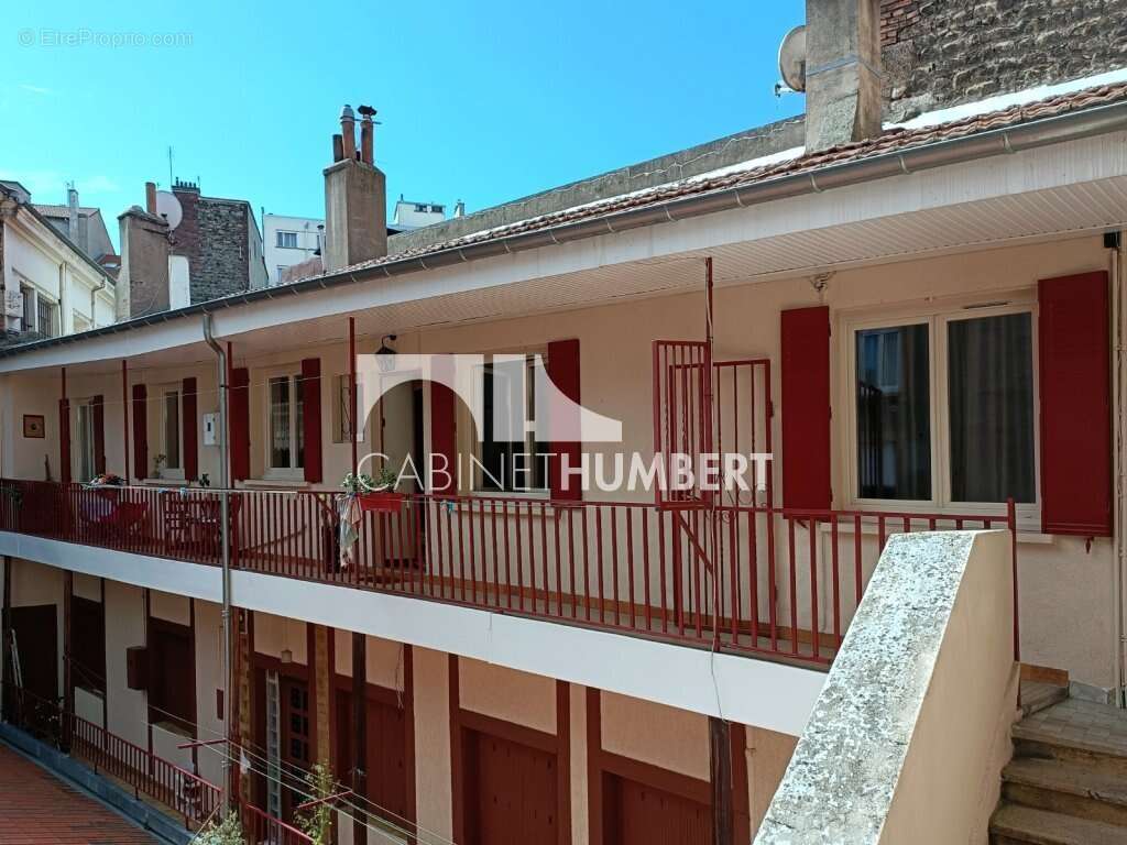 Appartement à SAINT-ETIENNE