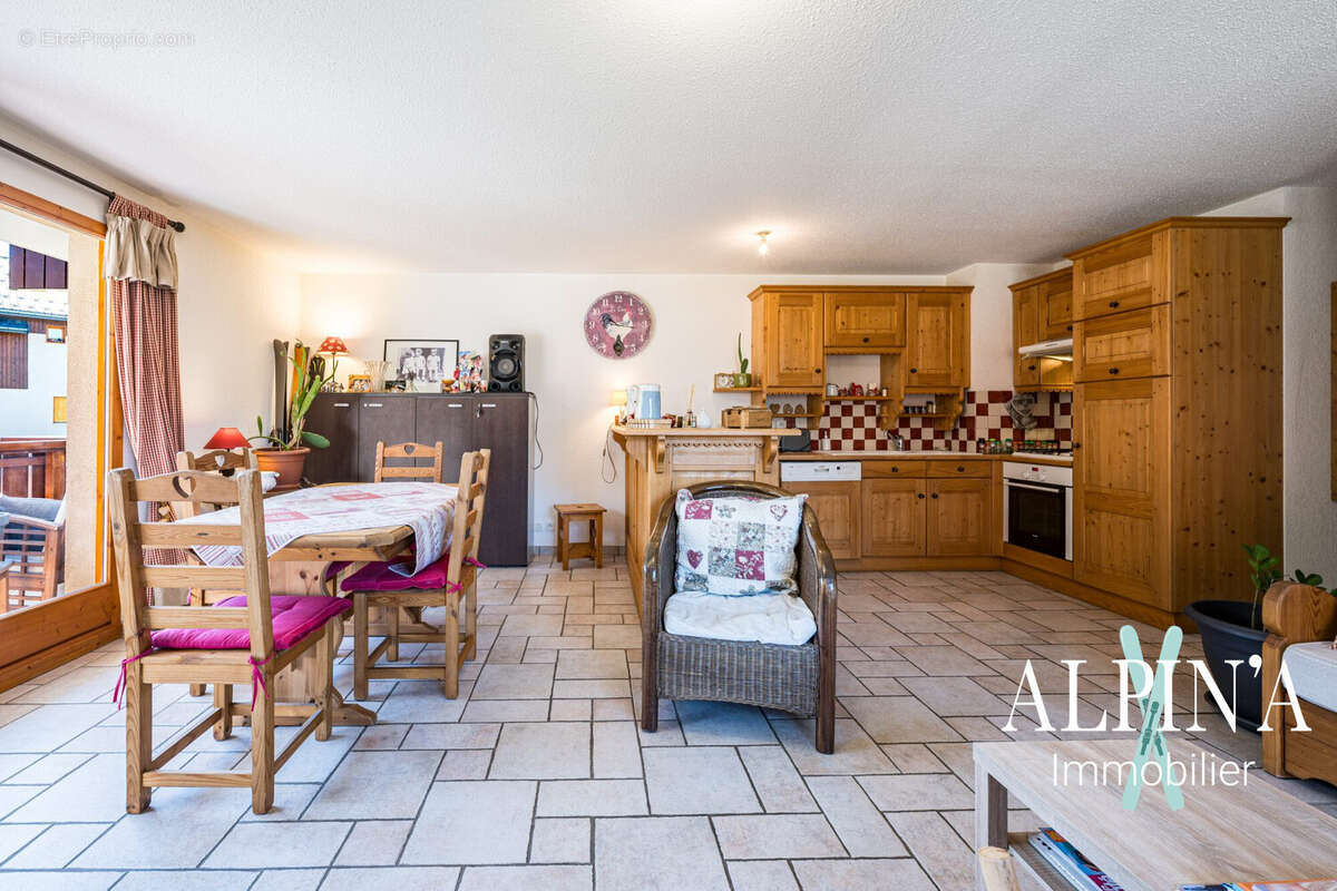 Appartement à LES ALLUES