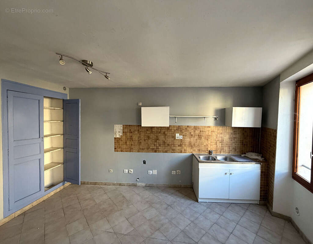 Appartement à CARCES