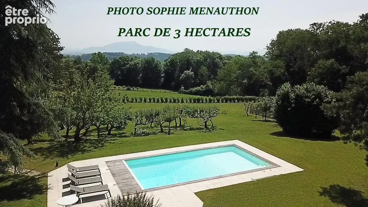Propriete d' exception sur 3 hectares de 450 m2 habitables - photo 1