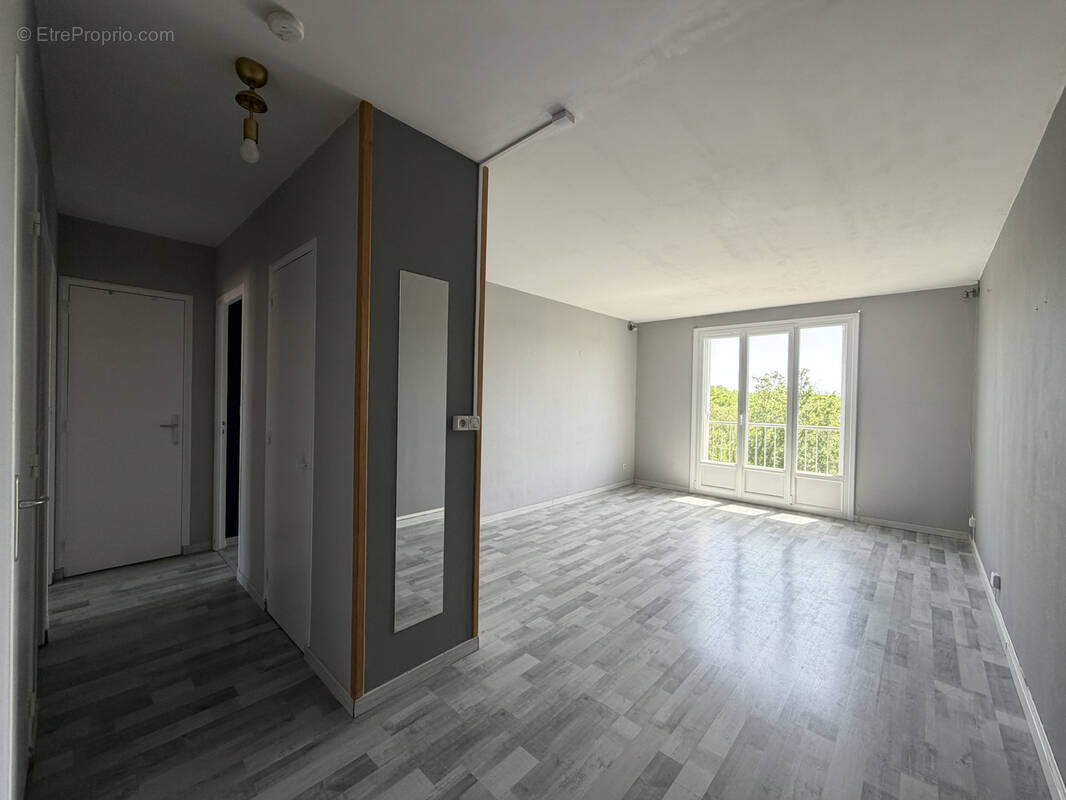 Appartement à SAINT-JULIEN-LES-VILLAS