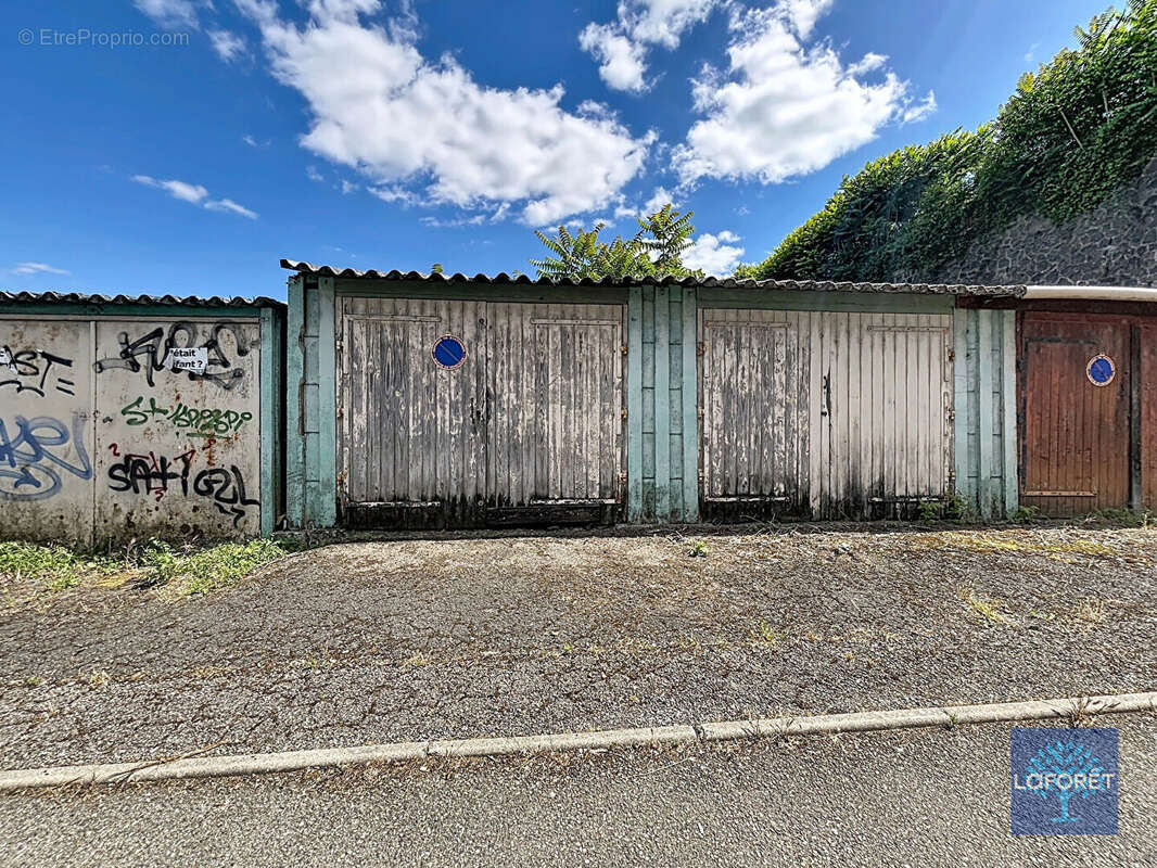 Parking à SAINT-GERMAIN-AU-MONT-D'OR