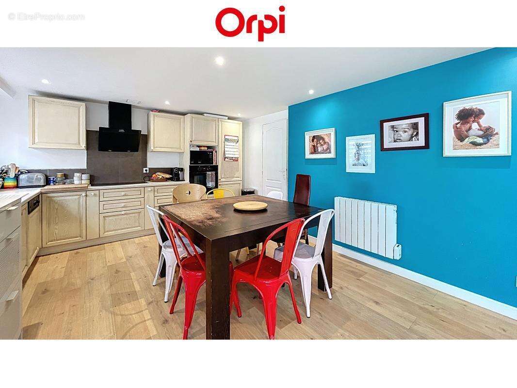 Maison à VETRAZ-MONTHOUX