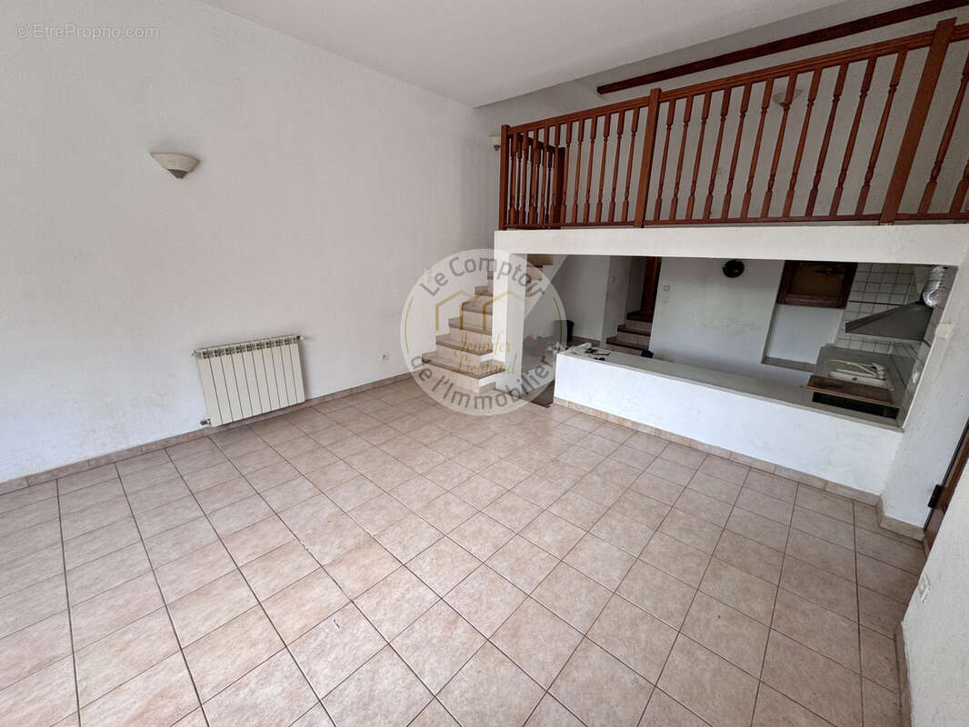 Appartement à MARSEILLE-4E