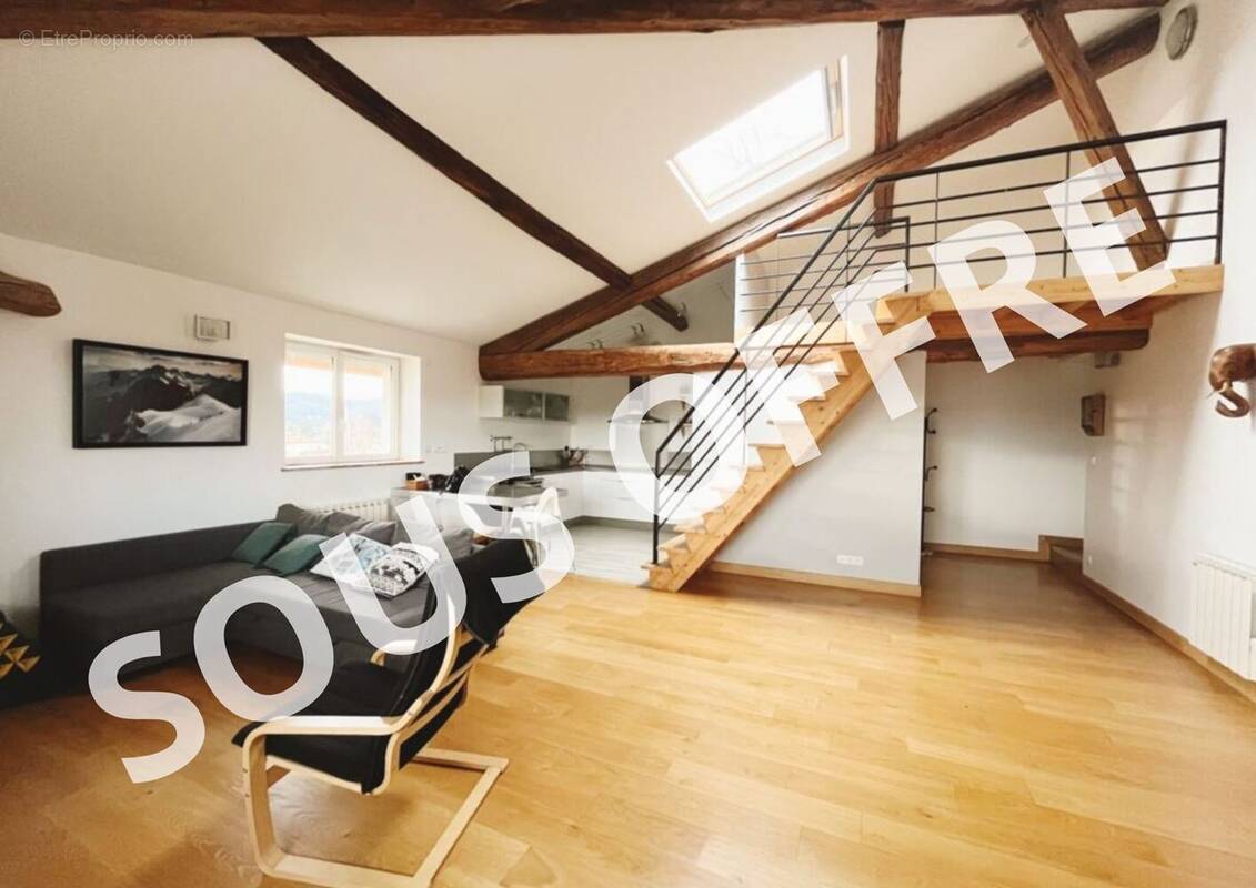 Appartement à FONTAINES-SAINT-MARTIN