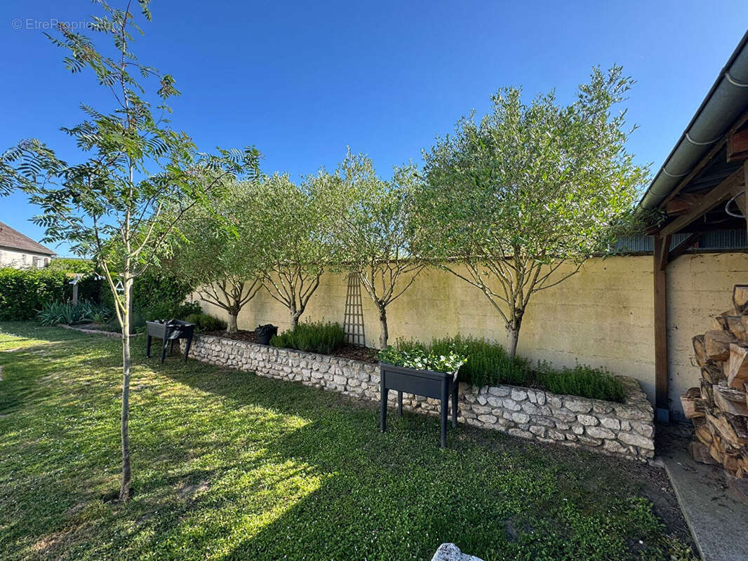 Maison à NEUVILLE-AUX-BOIS