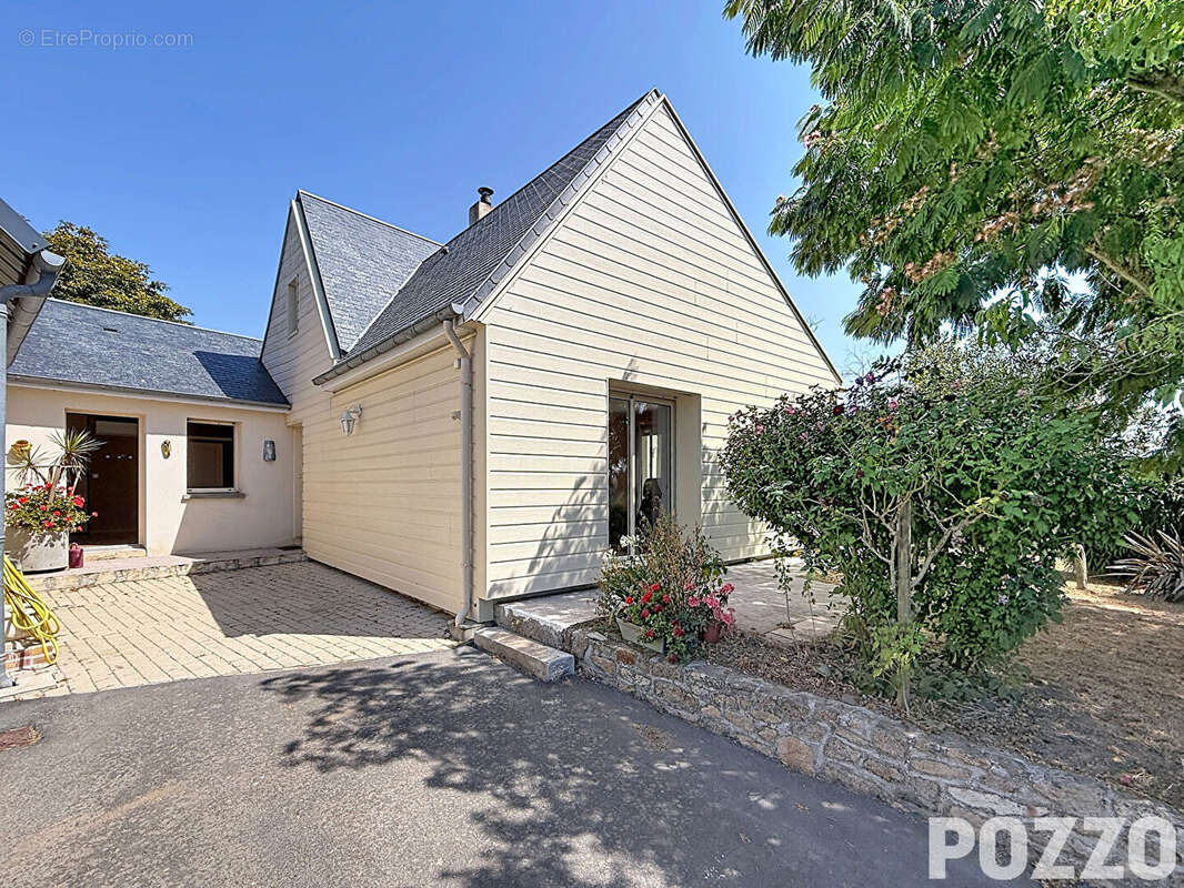 Maison 135m² F6 à vendre à Saint Pair sur Mer - Hangar 80m². terrain 900m² - photo 8