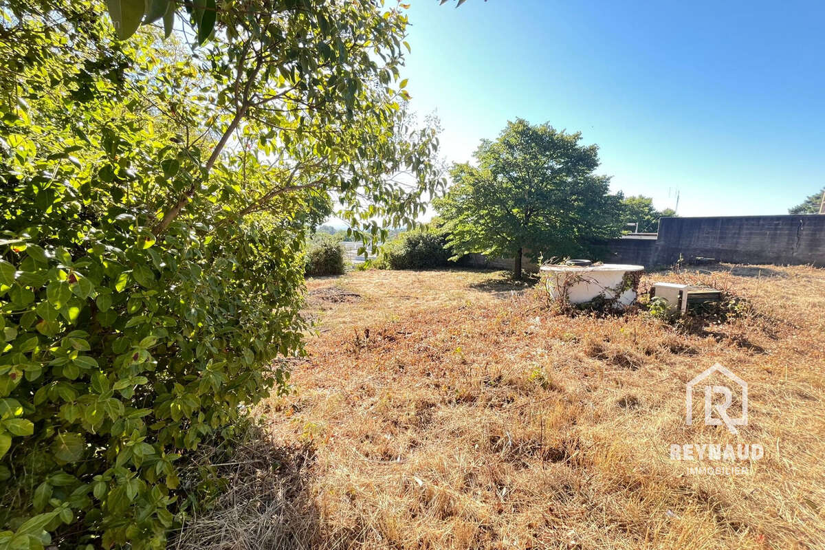Terrain 1220 m² à Clermont-L'herault  - photo 3