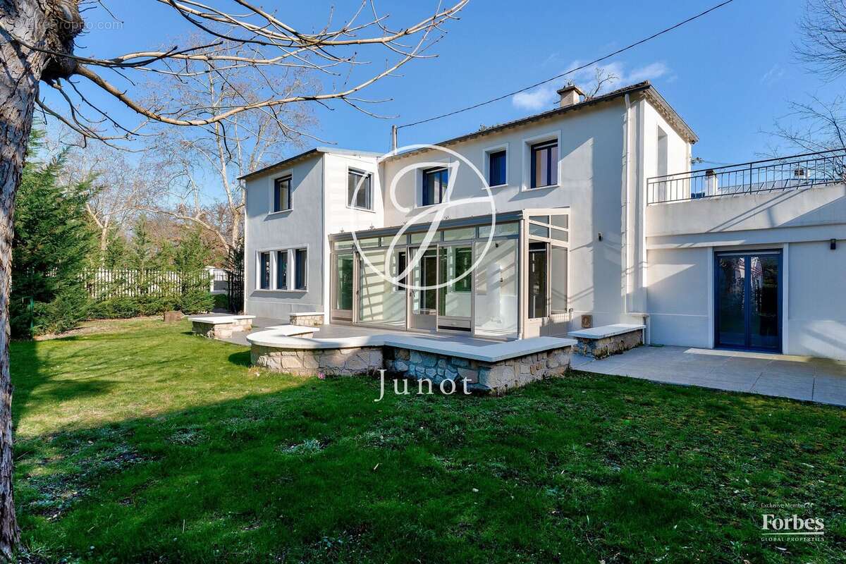 Maison à LE VESINET