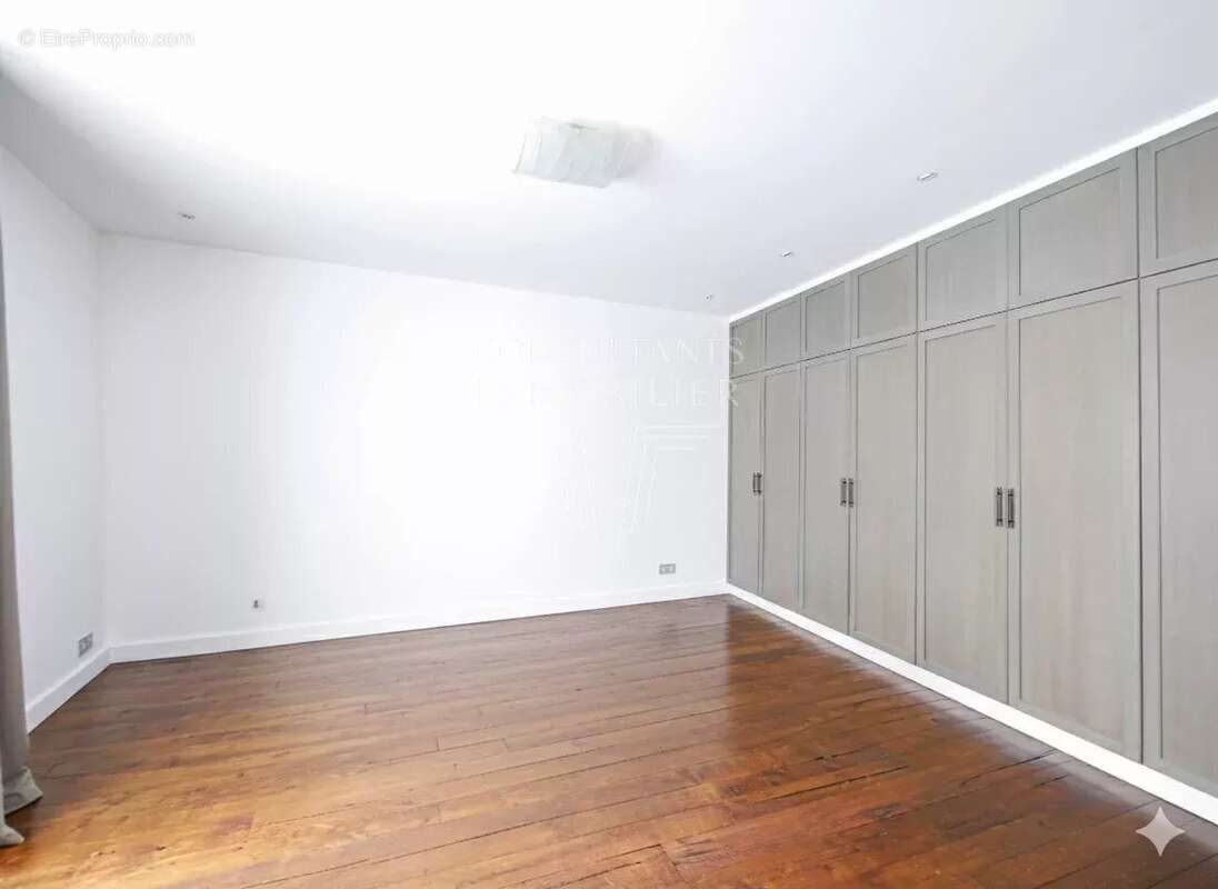 Appartement à PARIS-6E