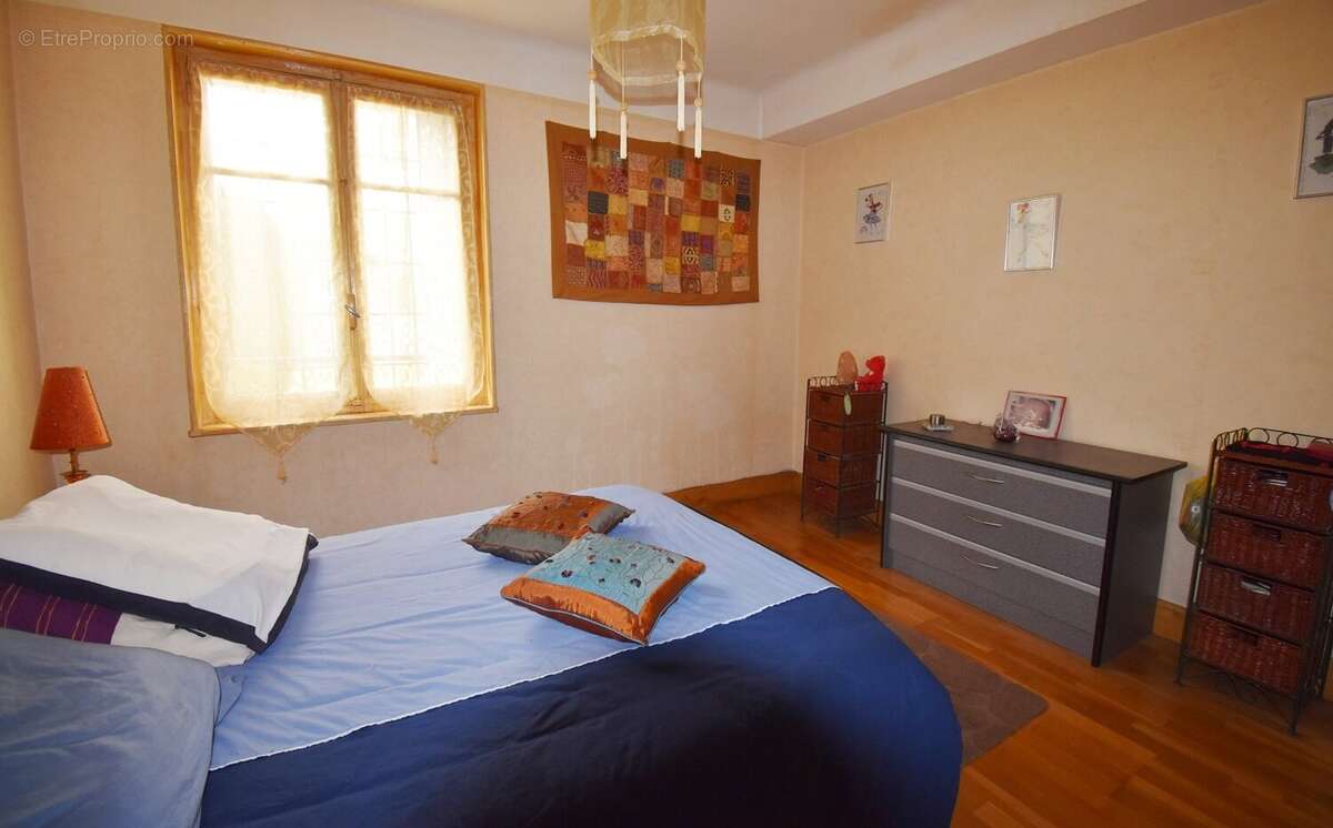 Maison à vendre à Cusset proche centre, avec petit terrain à 40 m. - photo 4
