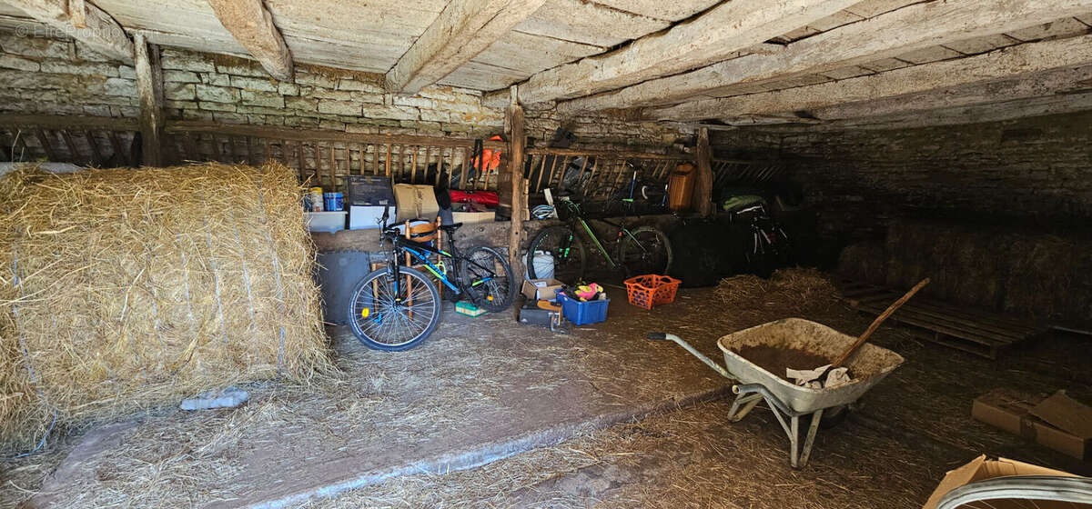 Beau potentiel de rénovation dans un hameau calme et typique du Lot - photo 8