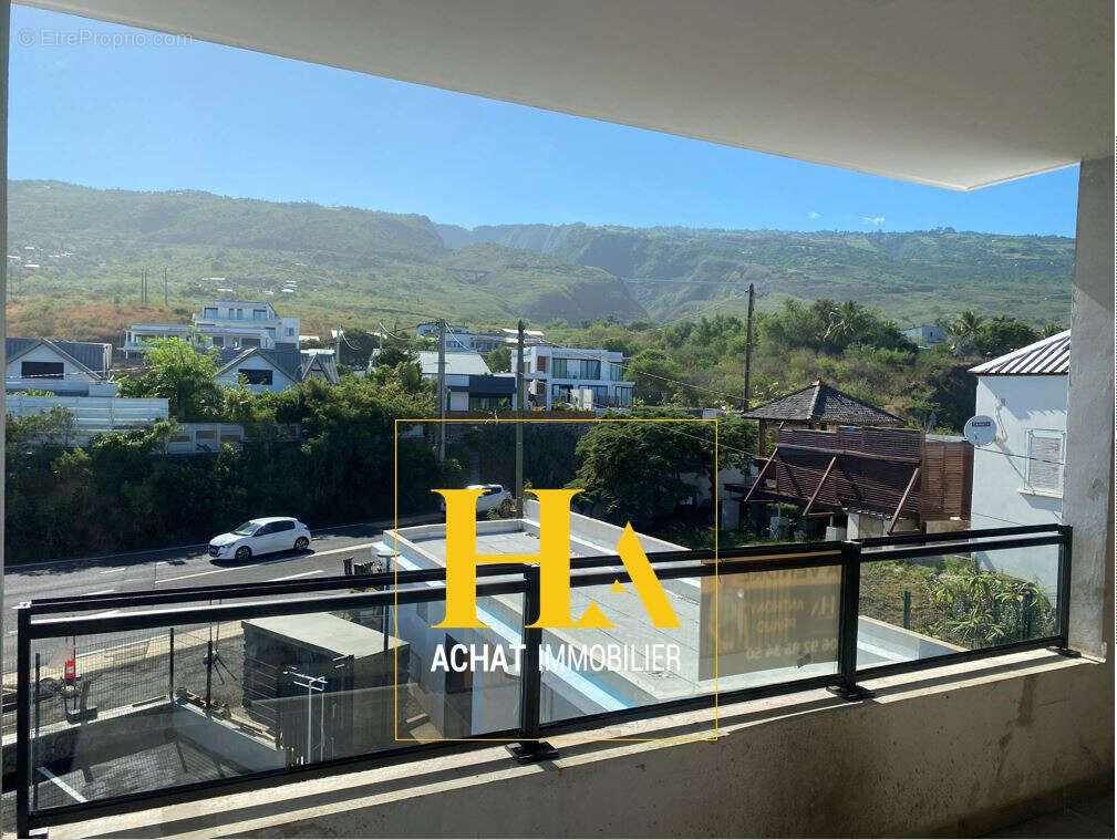 Appartement à LES TROIS-BASSINS