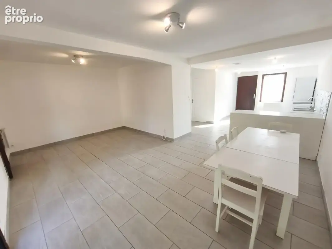 Maison T4 de 87 m2 entièrement rénovée avec garage et jardin - photo 6