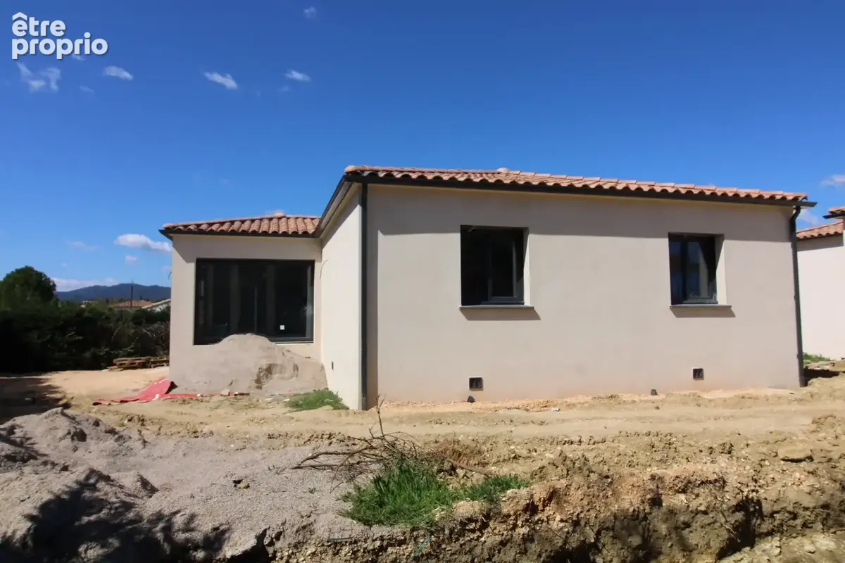 VILLA 102 m2 habitable. Terrain 500 m2. - photo 2