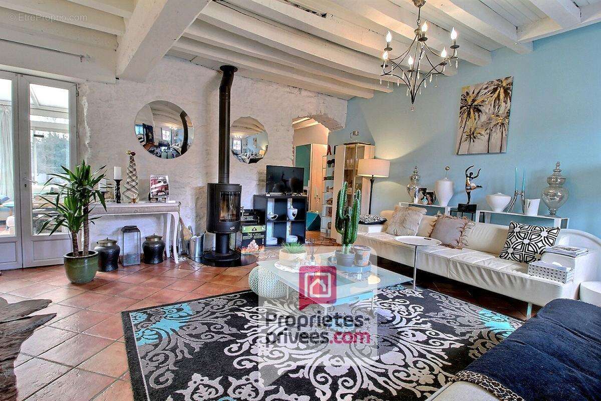 Maison à FERRIERES-EN-GATINAIS