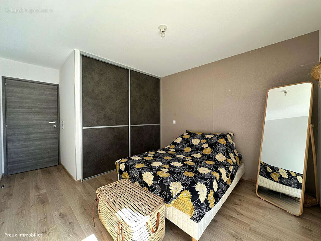 Appartement à POISY