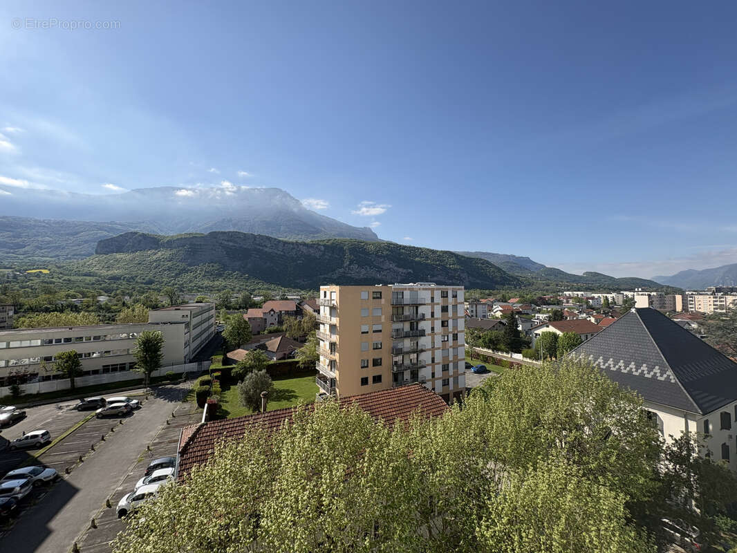 Appartement à LE PONT-DE-CLAIX