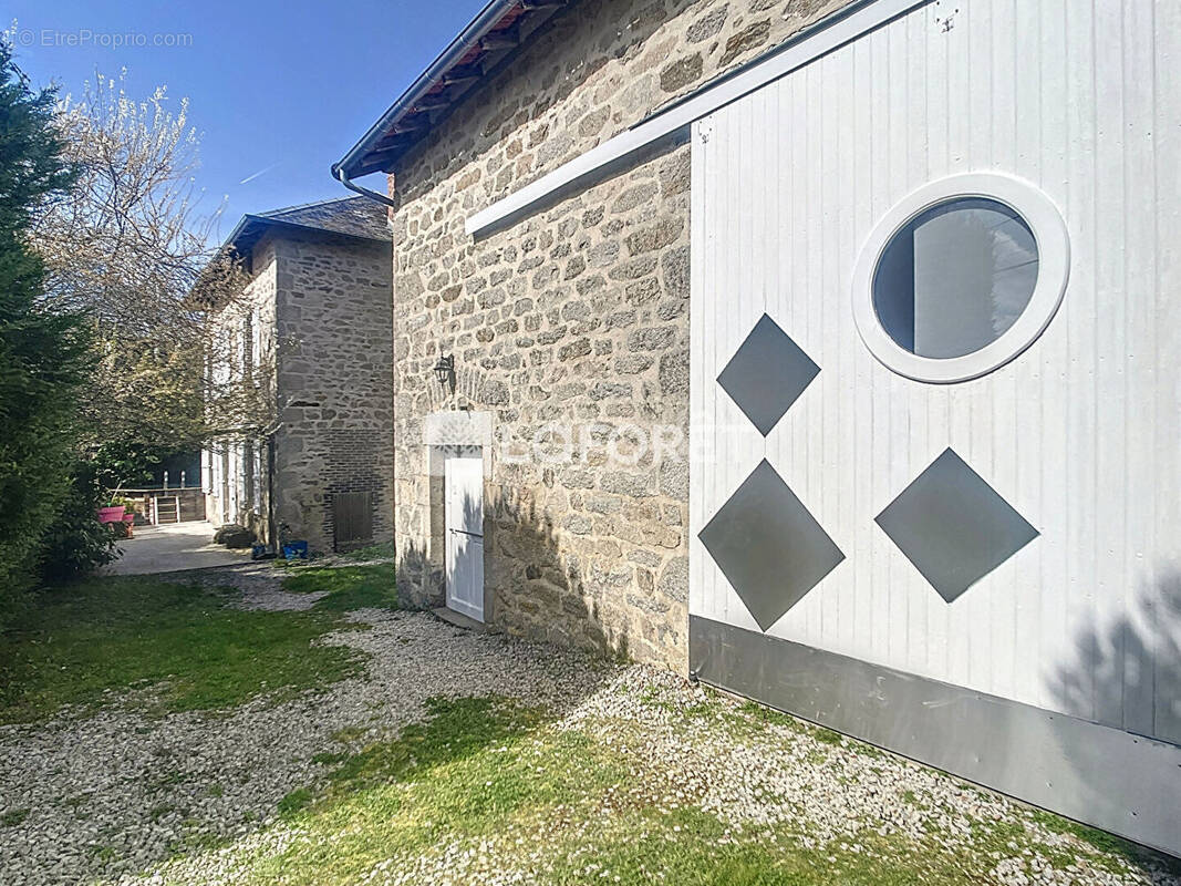 Maison à SAINT-DENIS-DES-MURS